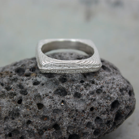 Kattan ring – Cuttlefish Texture, handgefertigter Schmuck aus recyceltem Silber von Green Wave Jewellery