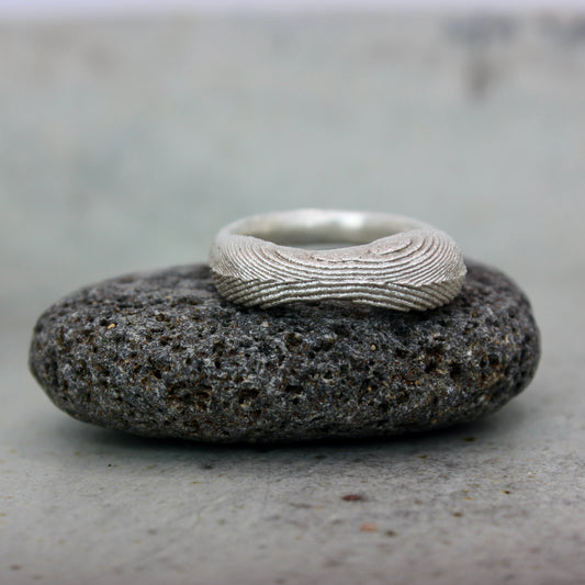 Jigéen Ring – Cuttlefish Texture, handgefertigter Schmuck aus recyceltem Silber von Green Wave Jewellery