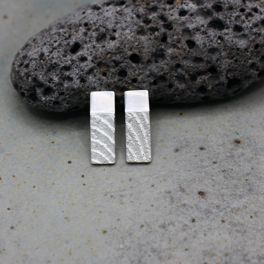 Horizon studs – Cuttlefish Texture, handgefertigter Schmuck aus recyceltem Silber von Green Wave Jewellery