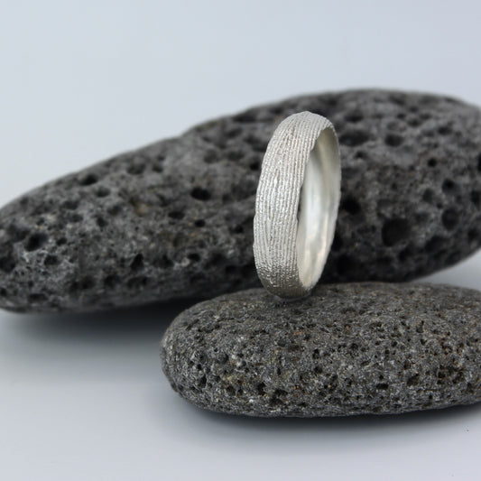 Mbégté ring – Cuttlefish Texture, handgefertigter Schmuck aus recyceltem Silber von Green Wave Jewellery