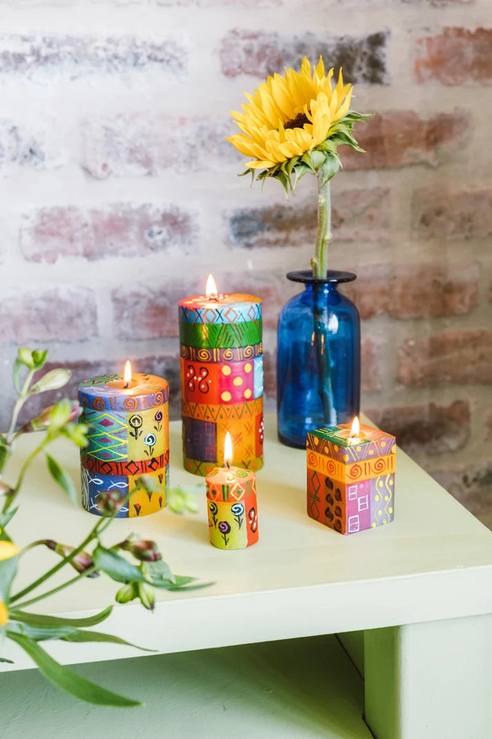 KAPULA Multi Coloured Ethnic – handbemalte Kerzen